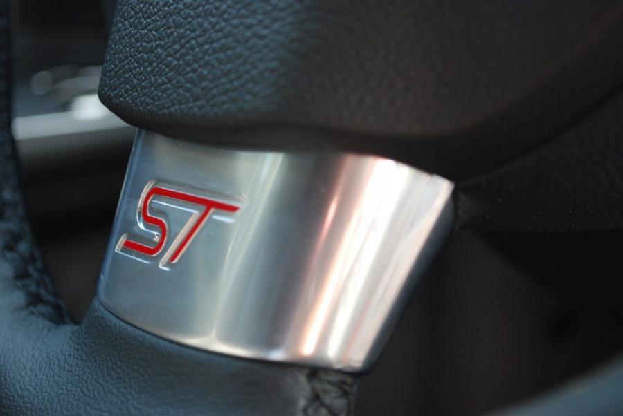  Ford Focus ST 2008 года  (фото 34 из 48)
